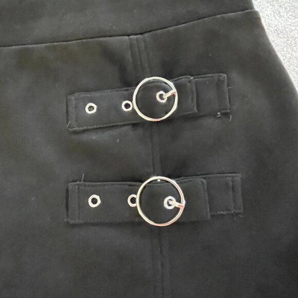Black mini skirt soft velour buckle detailing size 11 - Picture 3 of 7